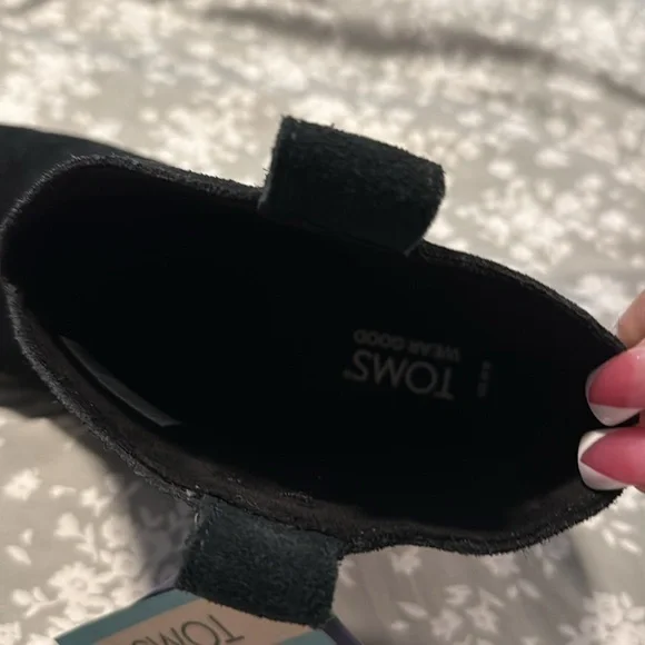 Toms Black Women’s Suede Ankle Booties SOLD OUT with Heel Support CUTE size 9 - Picture 16 of 17
